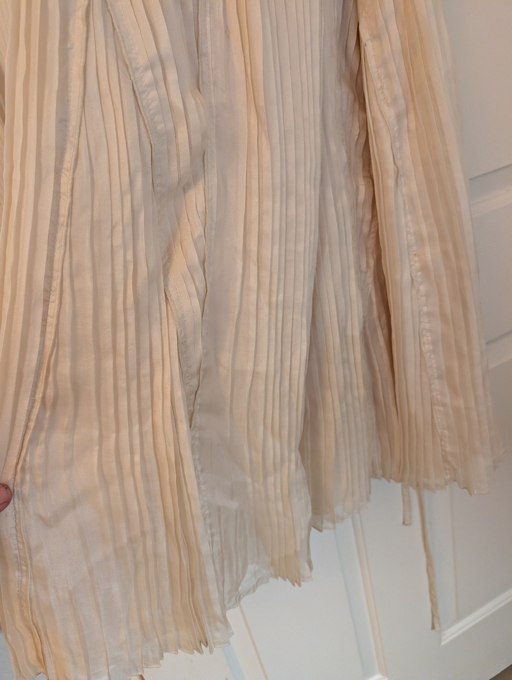Diane Von Furstenberg 100% Silk Cream Color Pleated Dress - Picture 5 of 9